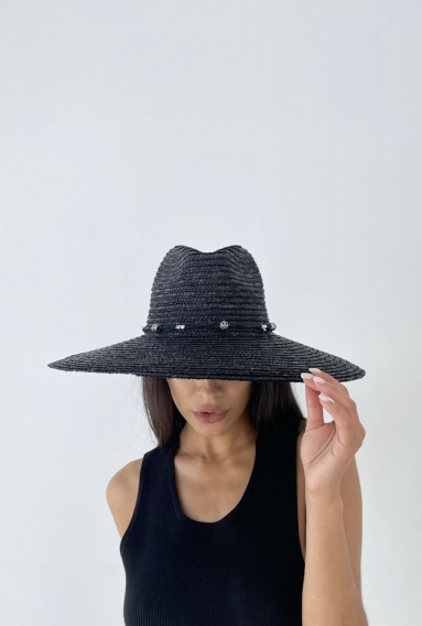  Соломенная шляпа черная