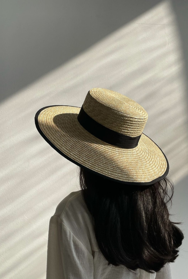 Соломенная шляпа бежевая с крупными полями