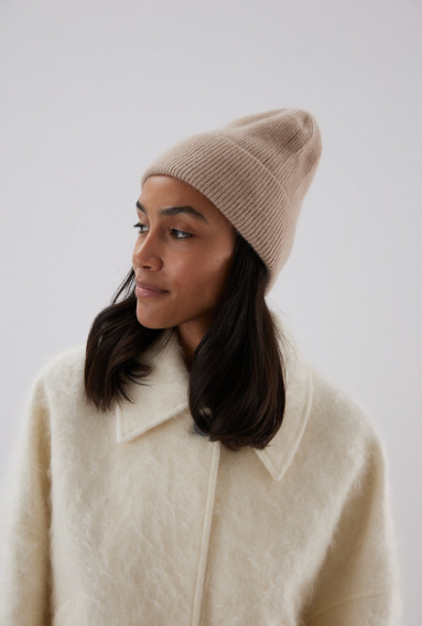 Шапка Lucas beige